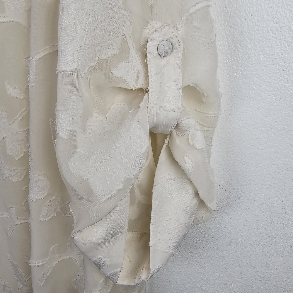 Torrid Cream Floral Semi-Sheer Blouse - Picture 5 of 9